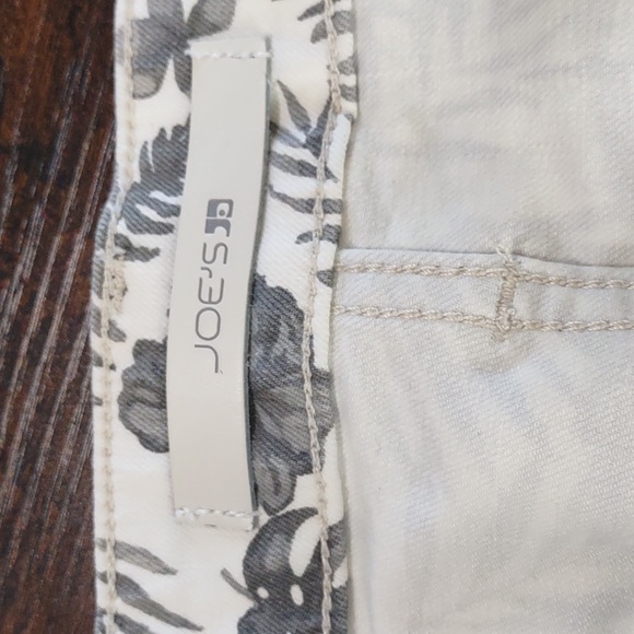 Joe's Jeans Mid Rise Skinny Crop - Picture 8 of 10